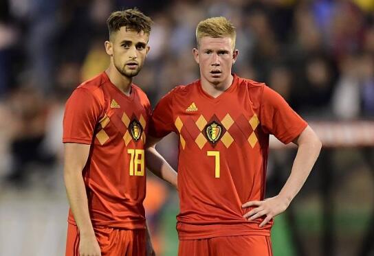 德布劳内训练中飞铲贾努扎伊